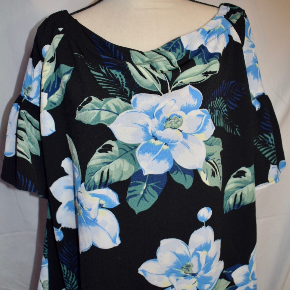 Banana Republic shortsleeved blouse
